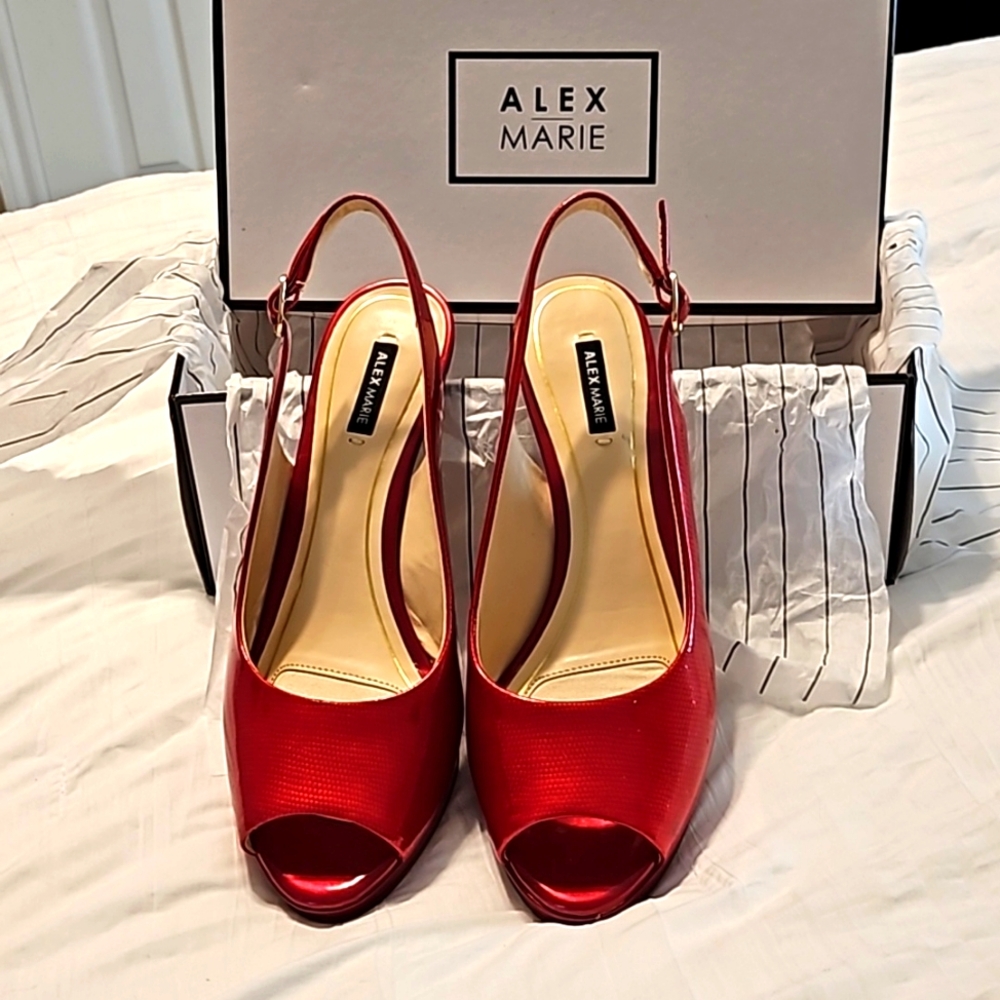 Alex Marie Melanie Lorenz Red 8M